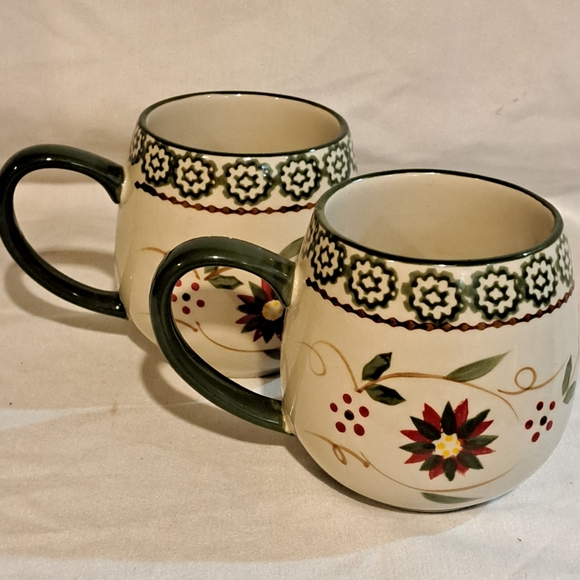 Temptations Old World Seasonal 12 oz Mugs (2) - Picture 2 of 7